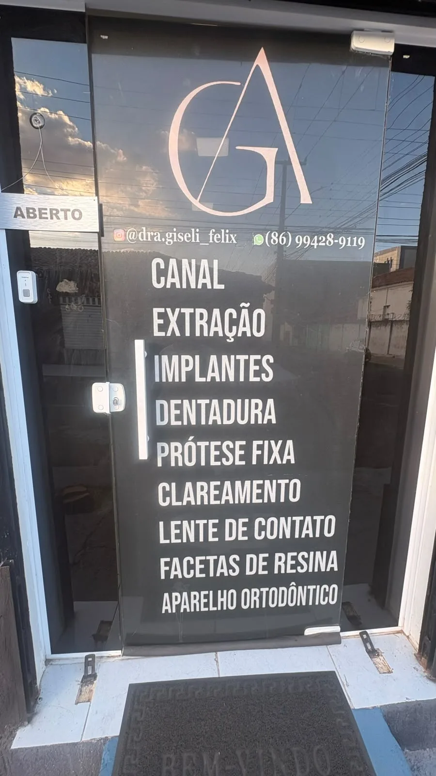 Fachada do consultório Giseli Araújo, Centro de Teresina